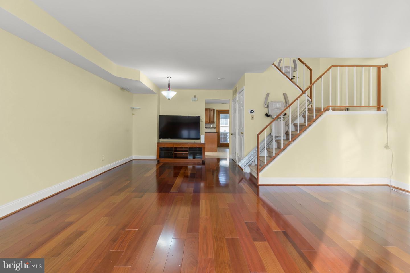 1023 Oldham Ct Property Photo 3