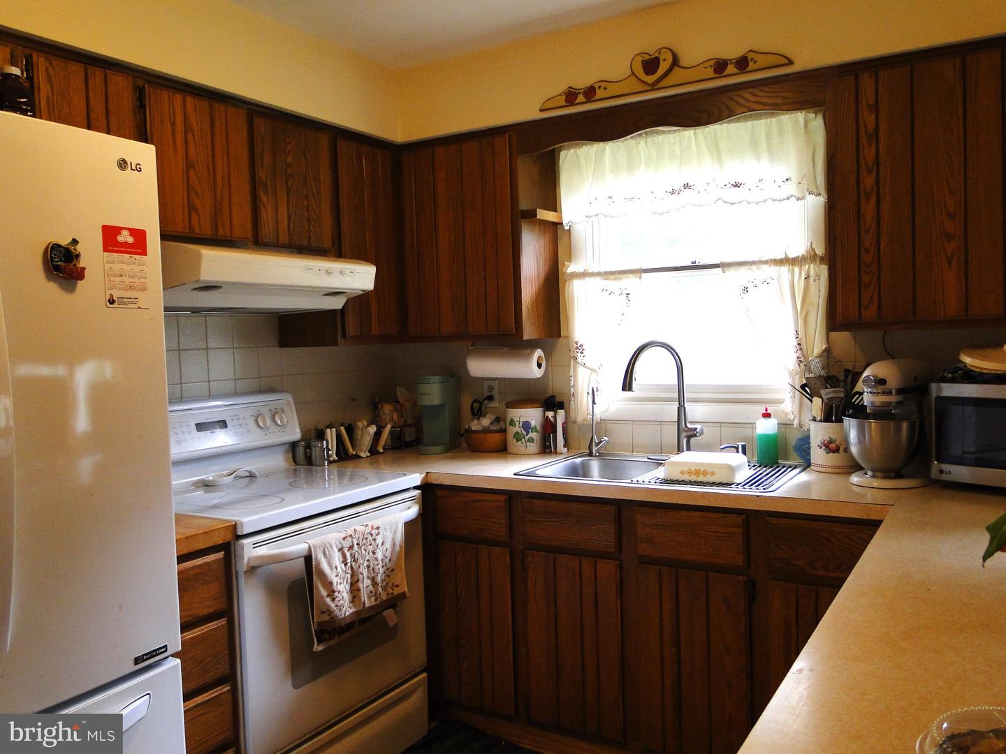 8 Clover Ln Property Photo 4