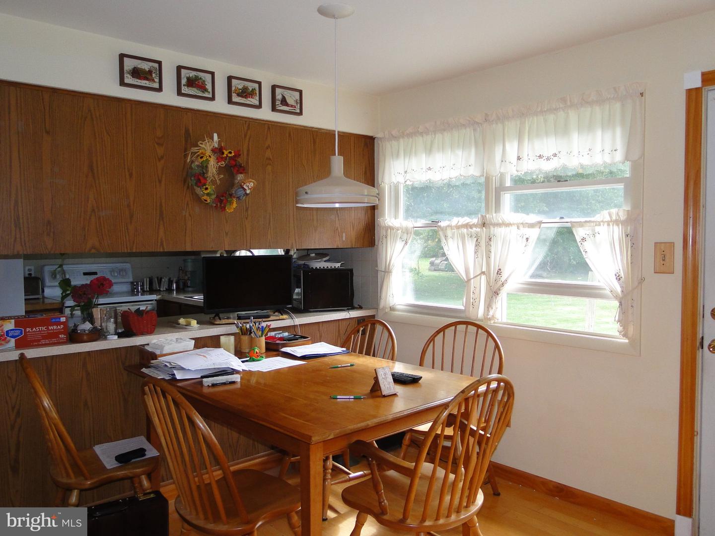 8 Clover Ln Property Photo 7
