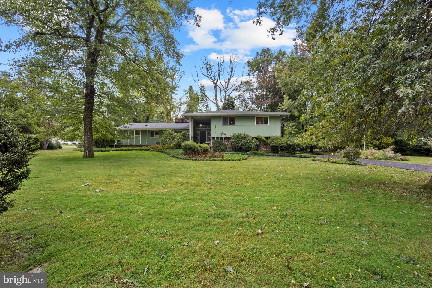 1911 Woodland Dr Property Photo 44