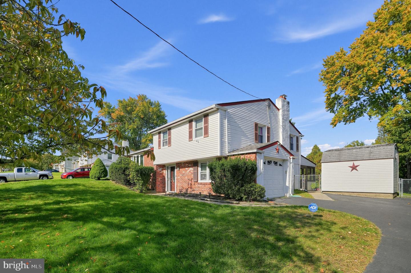 27 N Marmic Dr Property Photo 1