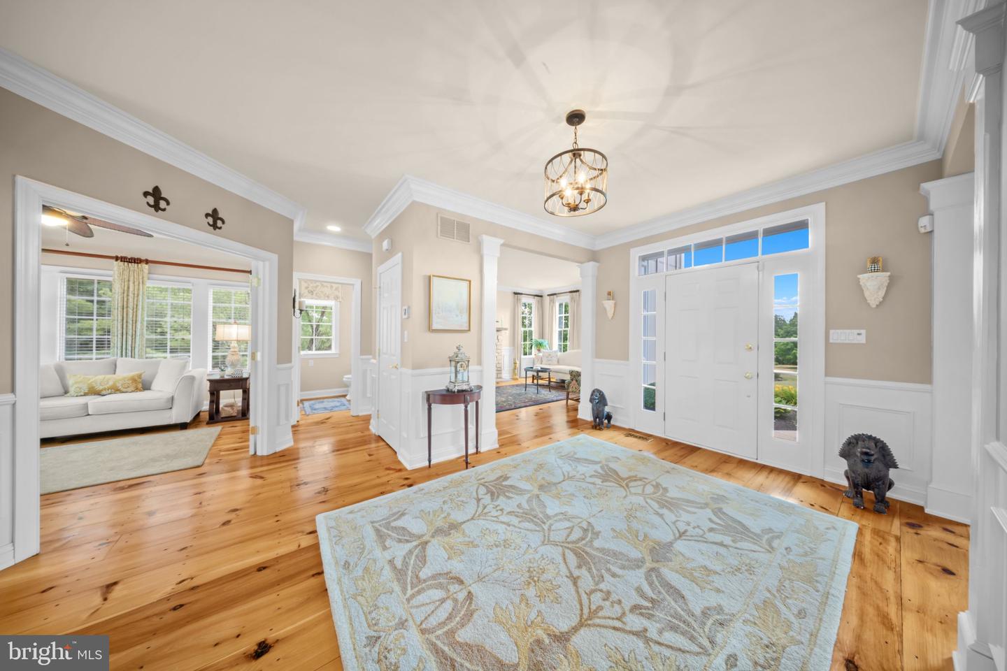 1102 Briar Way Property Photo 5