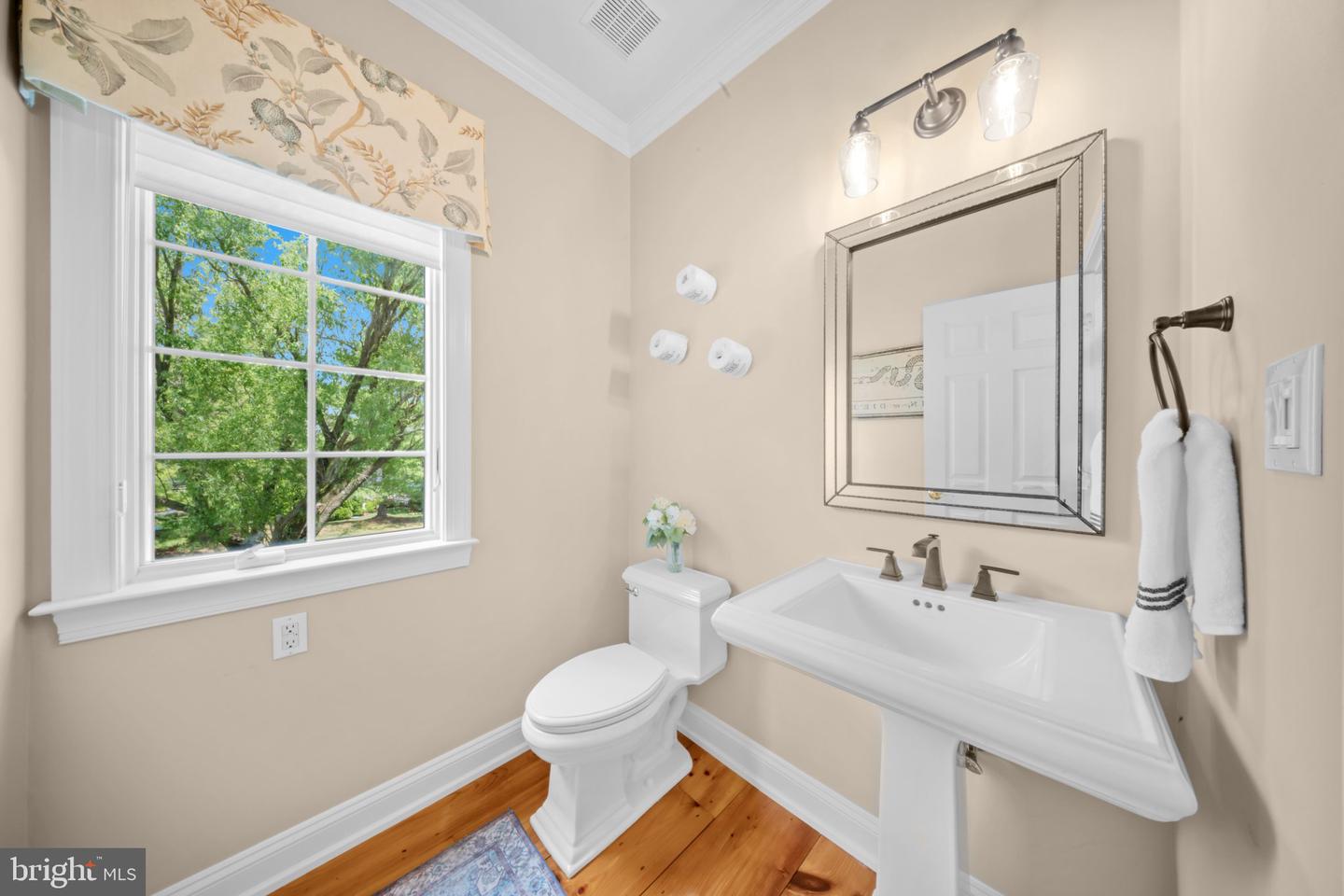 1102 Briar Way Property Photo 16