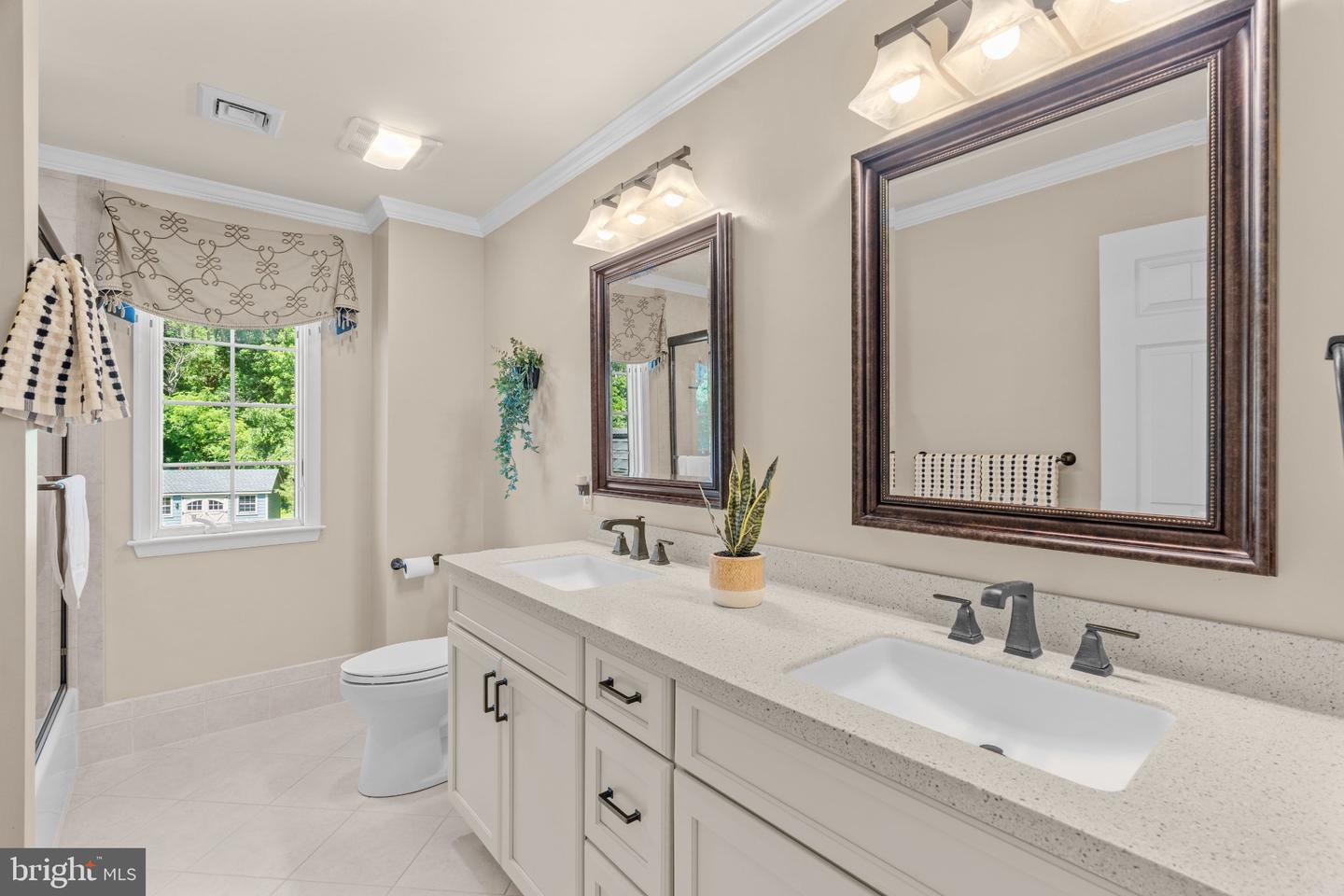 1102 Briar Way Property Photo 25