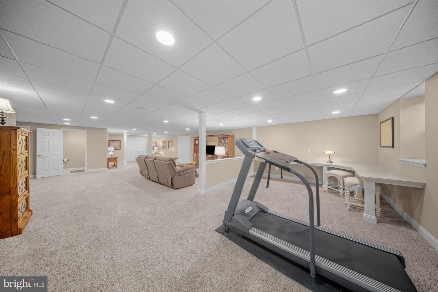 1102 Briar Way Property Photo 32