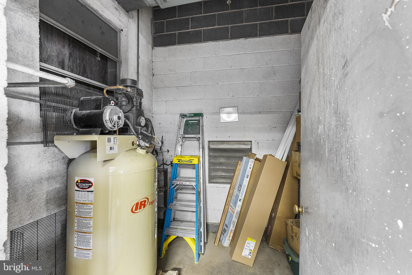 155 Doyle St Property Photo 18