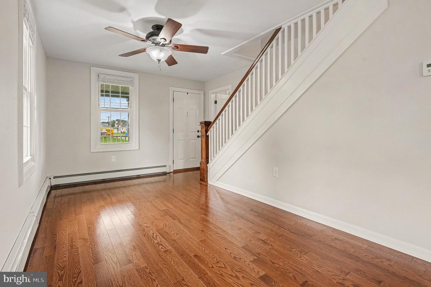 2724 New Falls Rd Property Photo 5