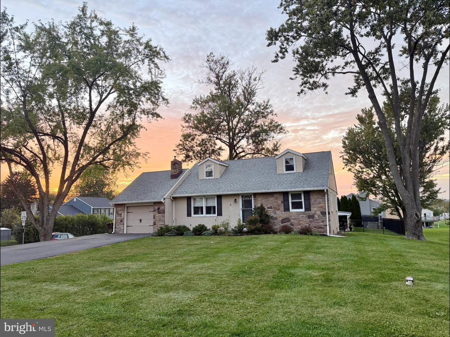 411 E Reliance Rd Property Photo 3