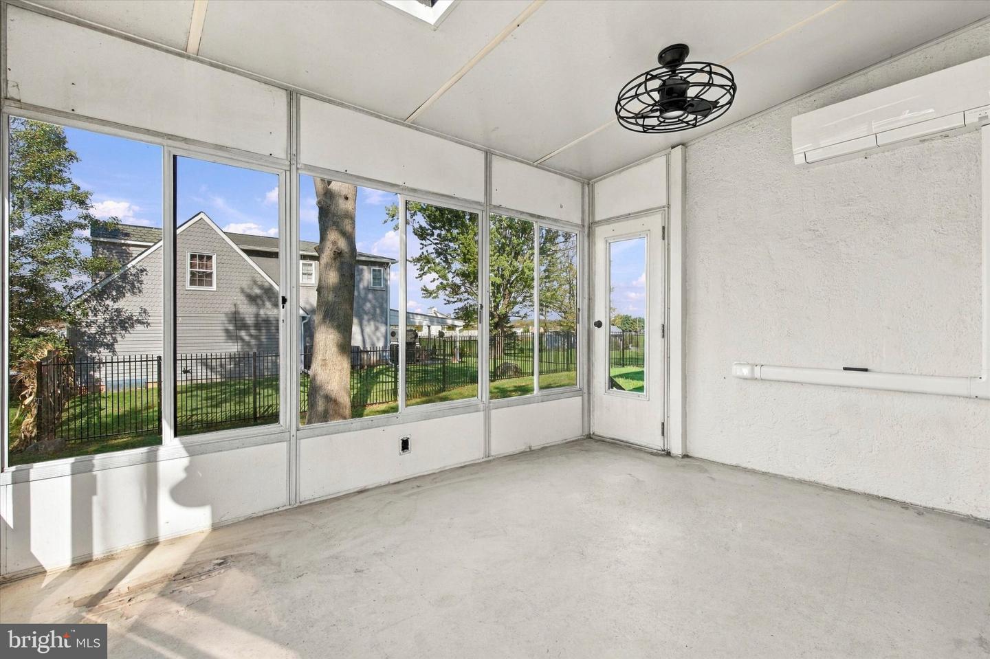 411 E Reliance Rd Property Photo 11