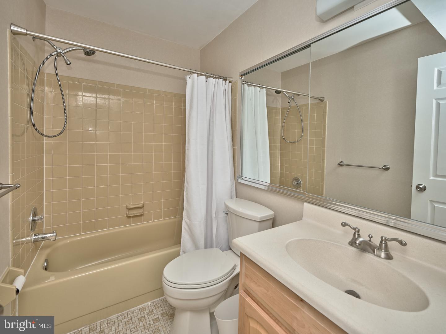171 Shire Dr #17a Property Photo 10