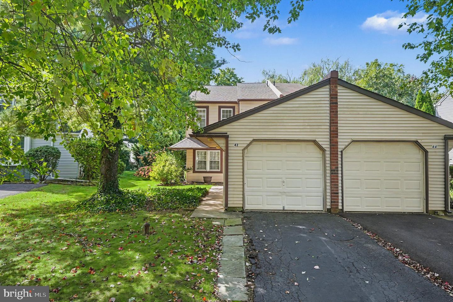 42 Stacey Dr Property Photo 2