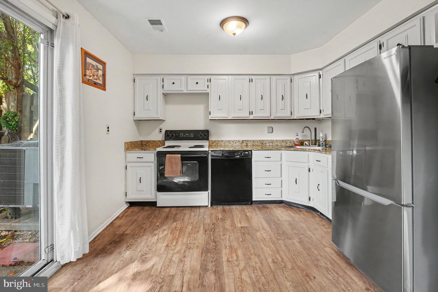 42 Stacey Dr Property Photo 6