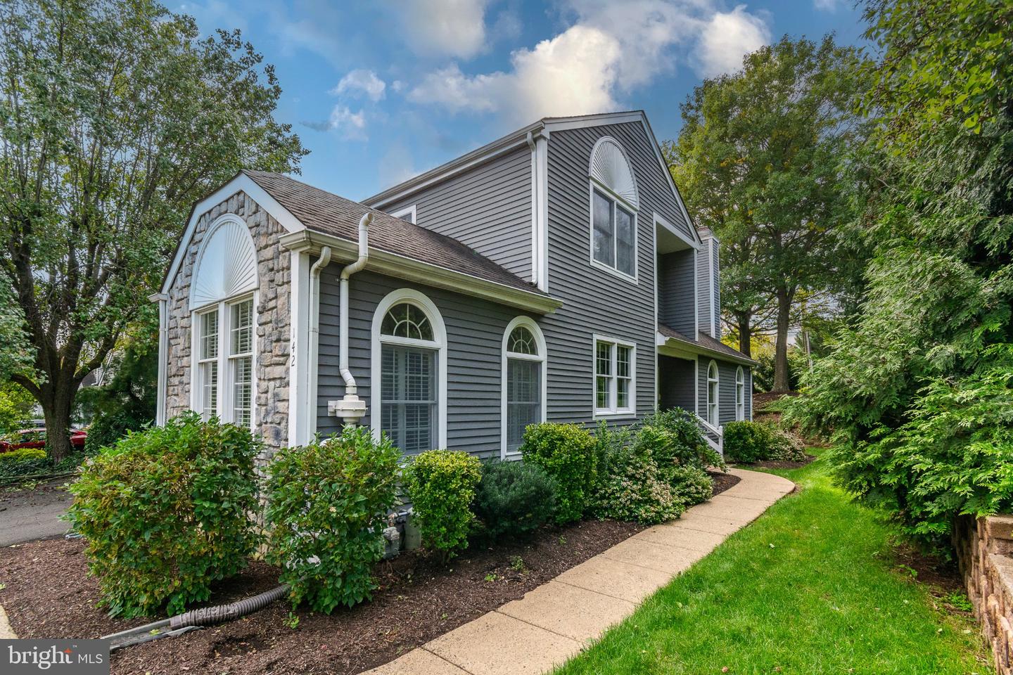 142 SUMMERHILL CT Property Photo 1