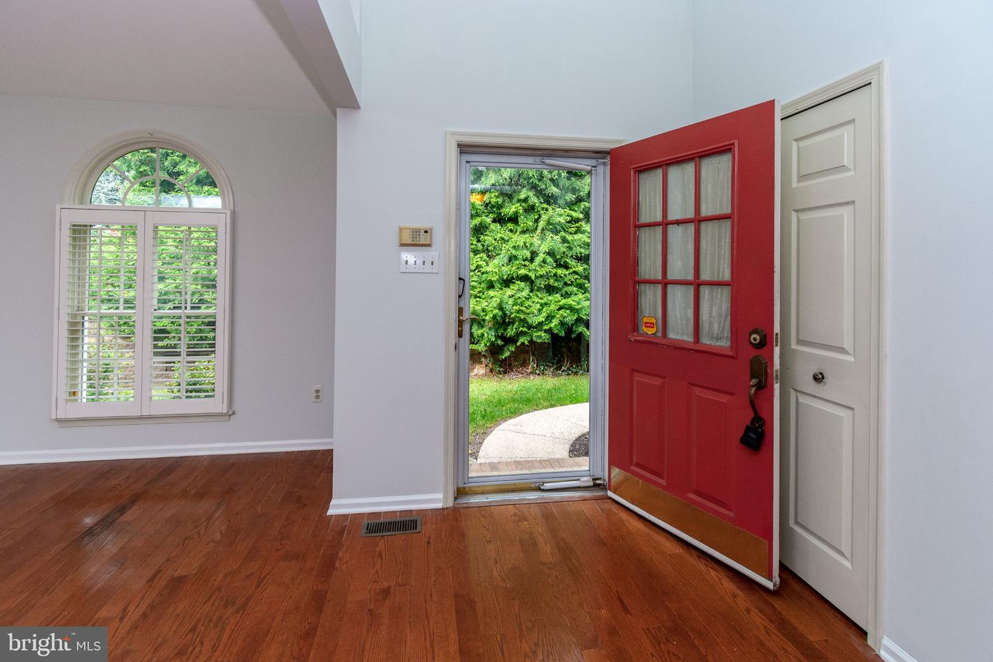 142 Summerhill Ct Property Photo 8