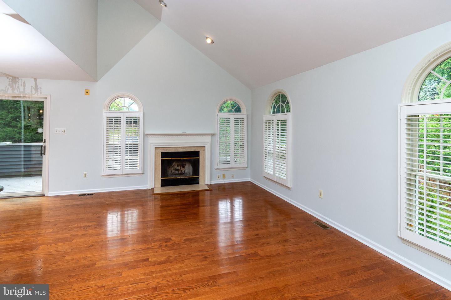 142 Summerhill Ct Property Photo 12
