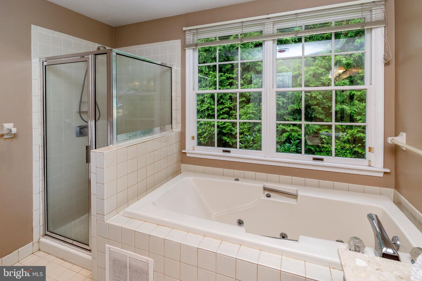 142 Summerhill Ct Property Photo 24
