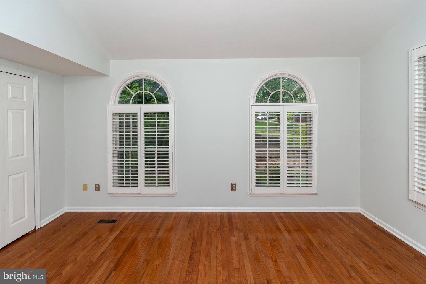 142 Summerhill Ct Property Photo 27
