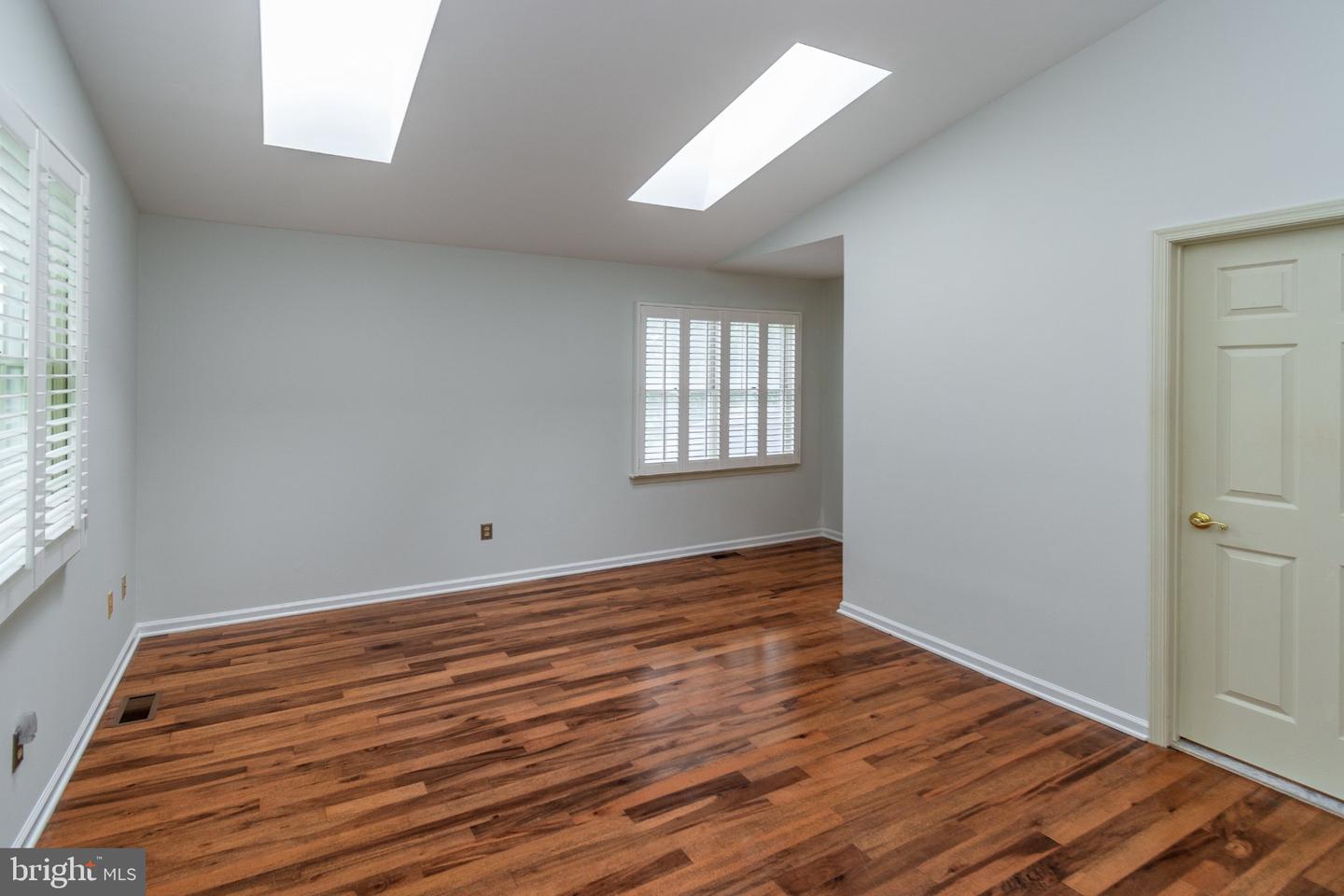 142 Summerhill Ct Property Photo 30