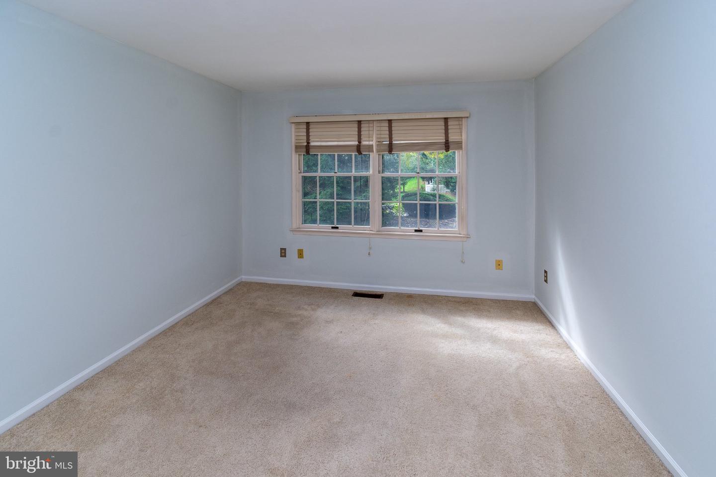 142 Summerhill Ct Property Photo 36