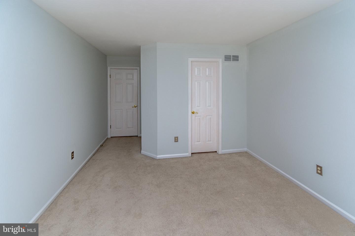 142 Summerhill Ct Property Photo 37