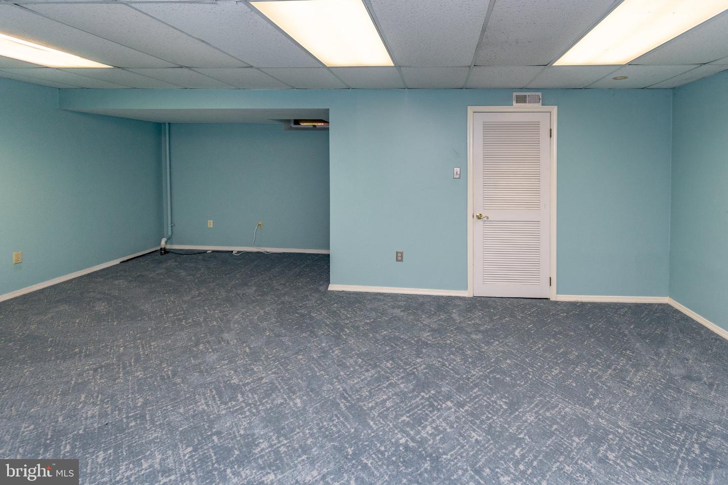 142 Summerhill Ct Property Photo 39