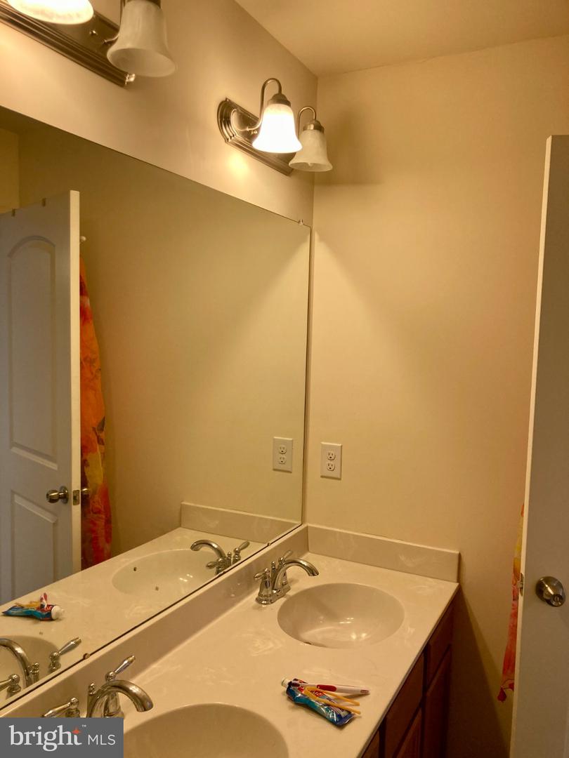 106 Mercer Ct Property Photo 9