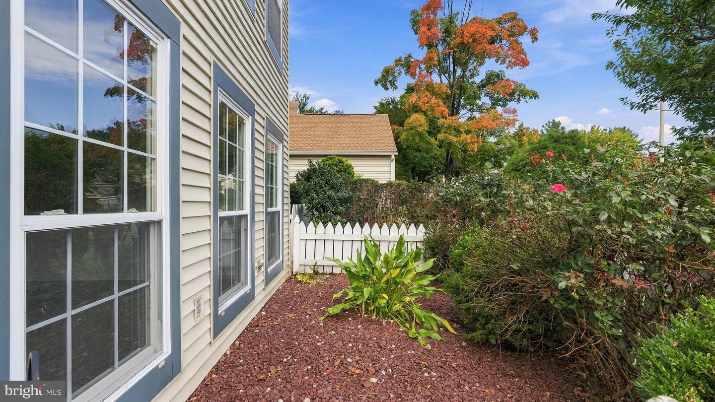 574 Frassetto Dr Property Photo 3