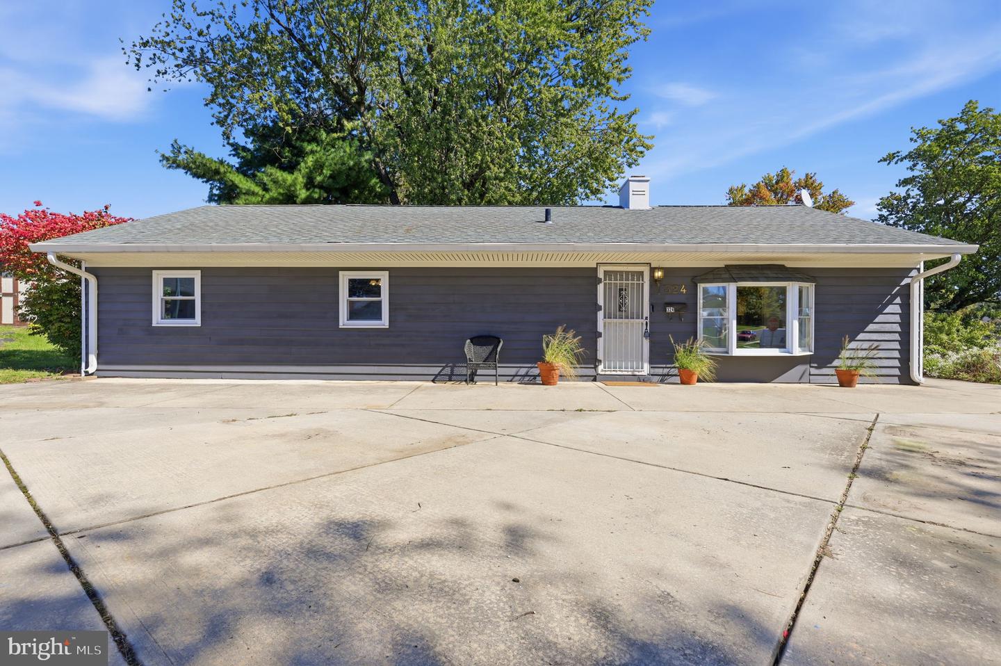 324 Devon Rd Property Photo 3