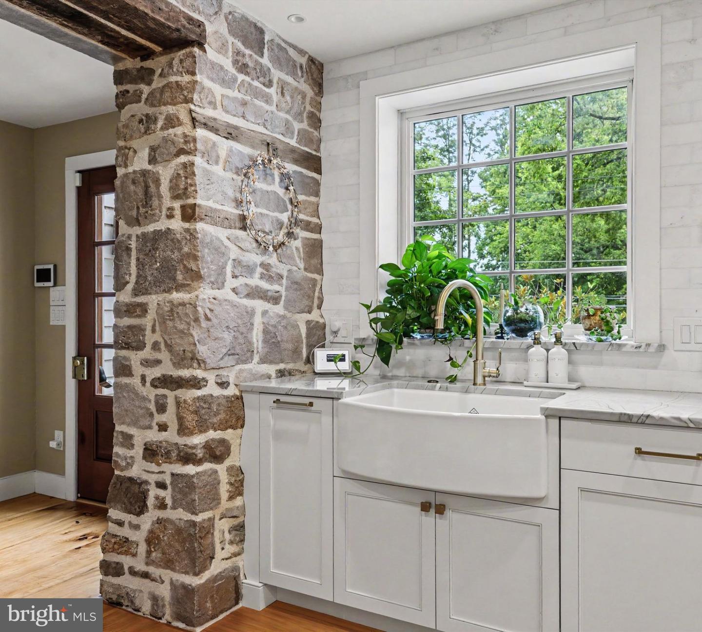 2969 River Rd Property Photo 17