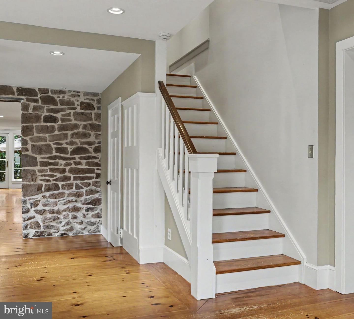 2969 River Rd Property Photo 25