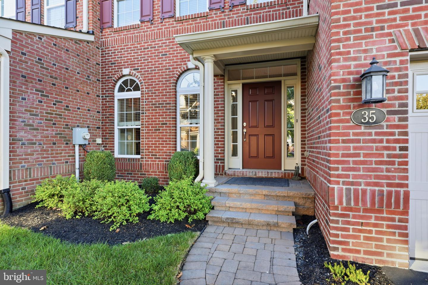 35 RITTENHOUSE CIR Property Photo 1
