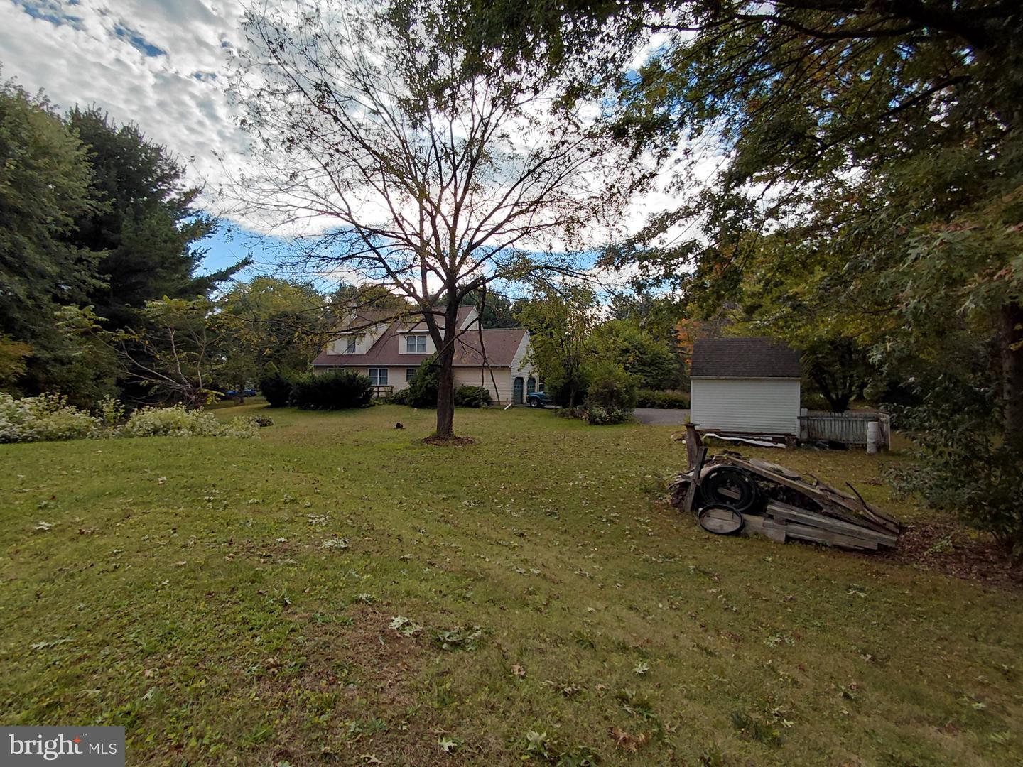703 Broad St Property Photo 3