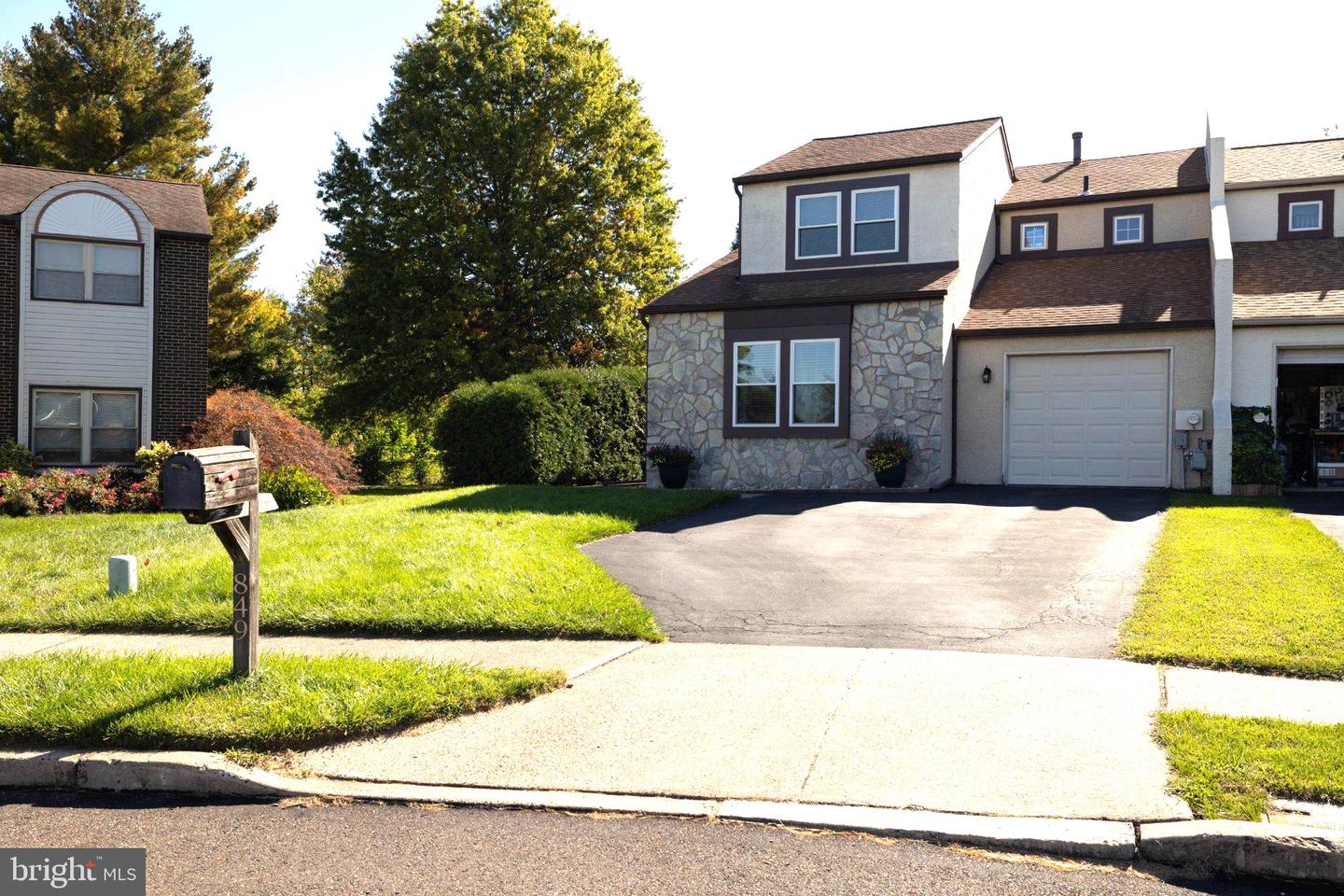 849 Thoreau Ct Property Photo 1