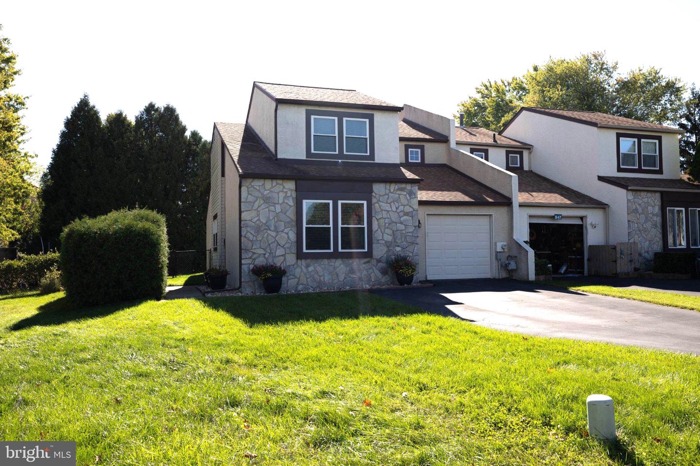 849 Thoreau Ct Property Photo 2