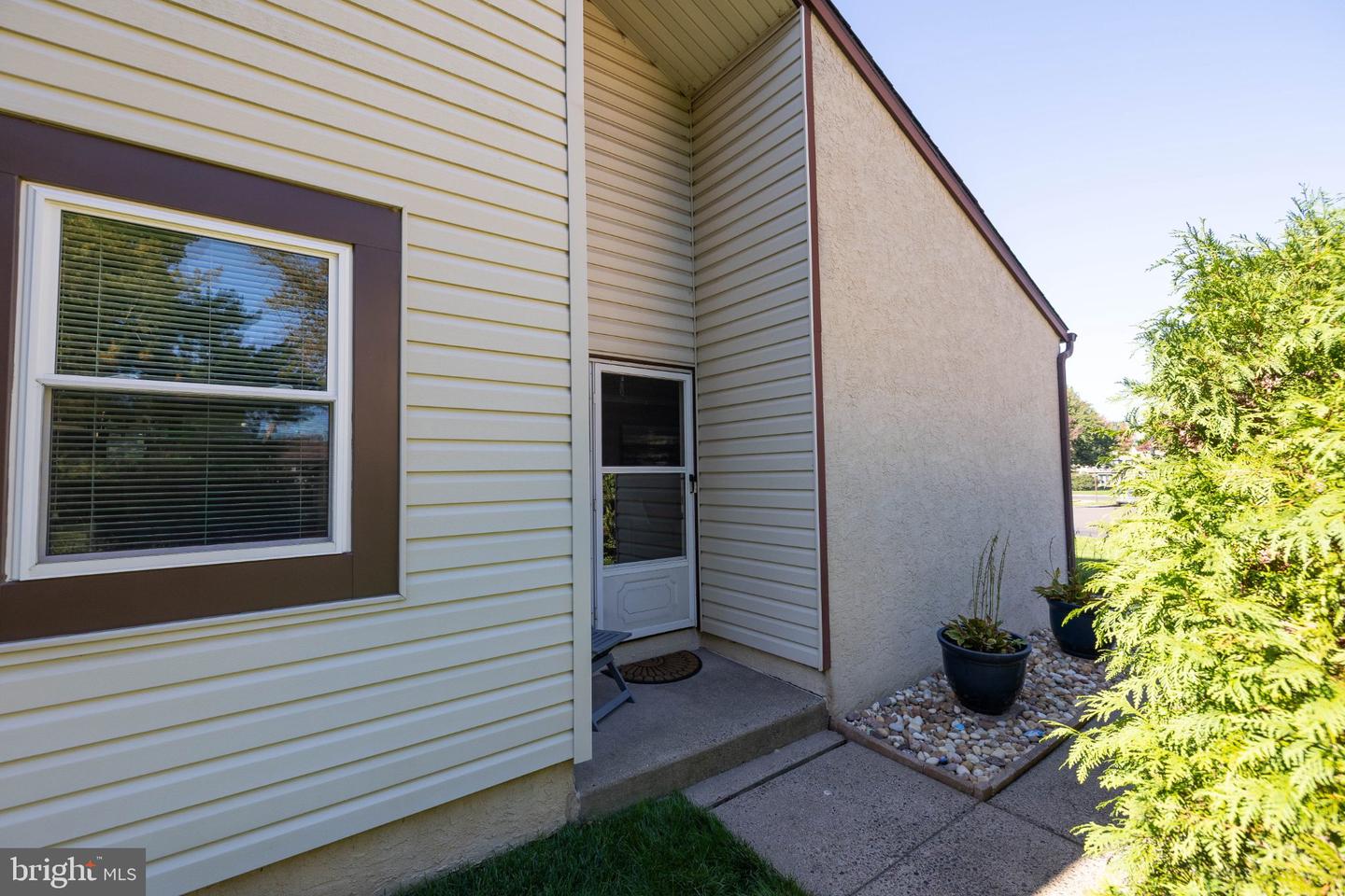 849 Thoreau Ct Property Photo 4