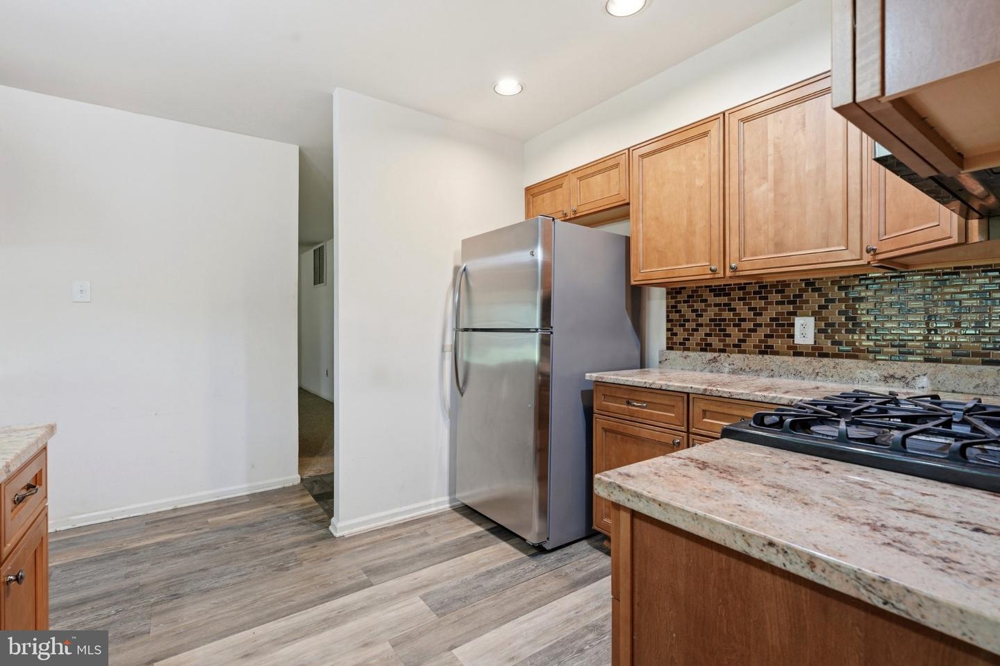 300 New Rd Property Photo 12