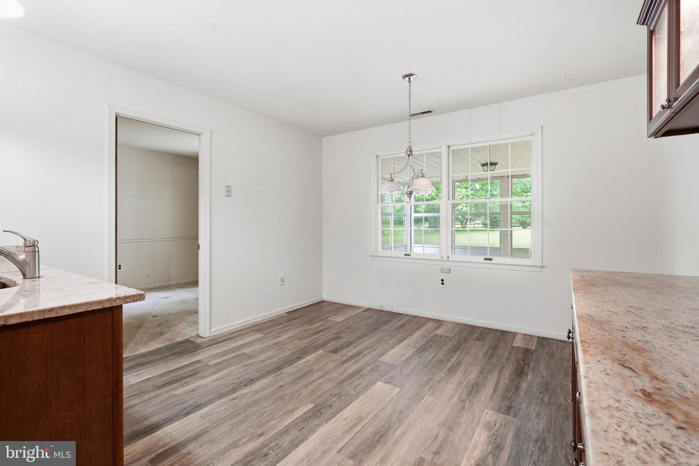 300 New Rd Property Photo 15
