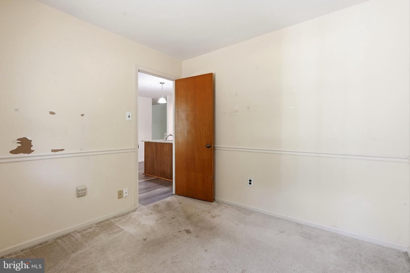 300 New Rd Property Photo 24