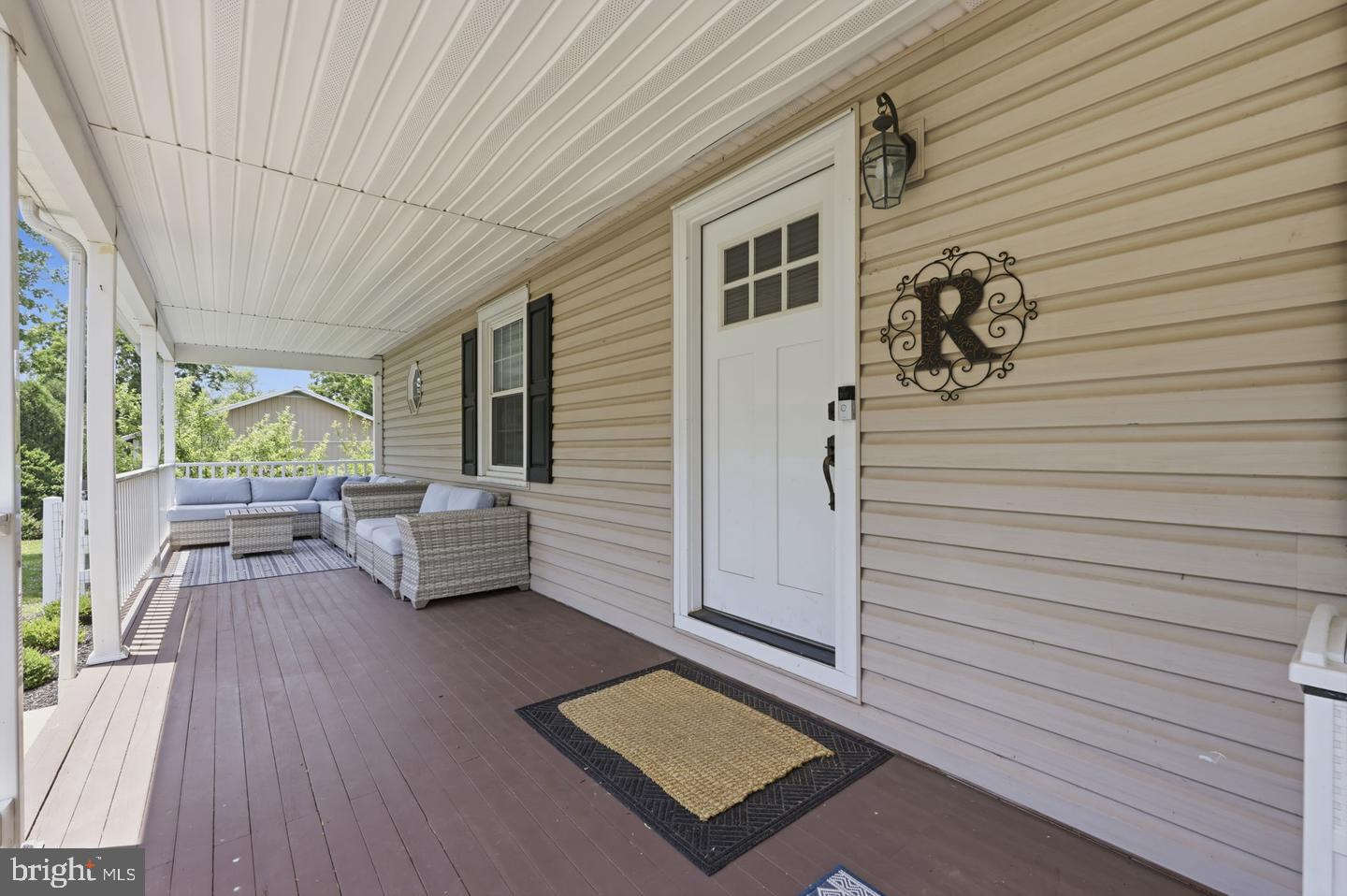 1682 Creek Rd Property Photo 4