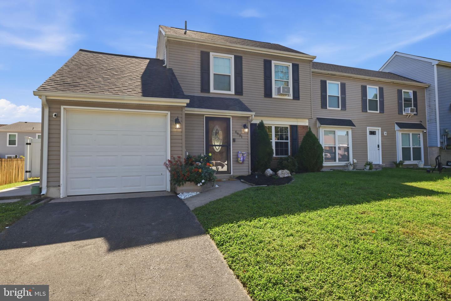 6691 PICKWICK CT Property Photo 1