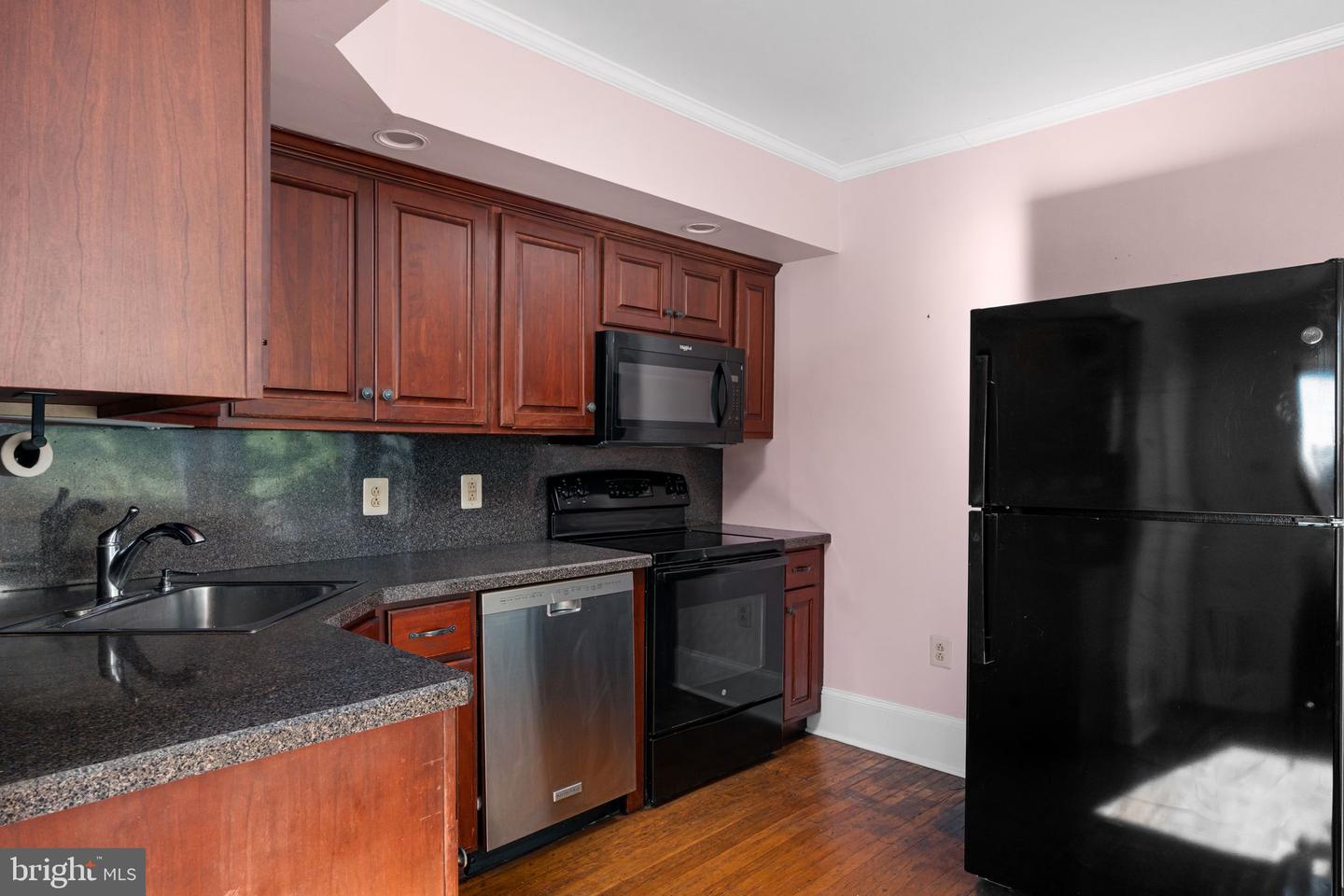 54 W State St #2 Property Photo 3