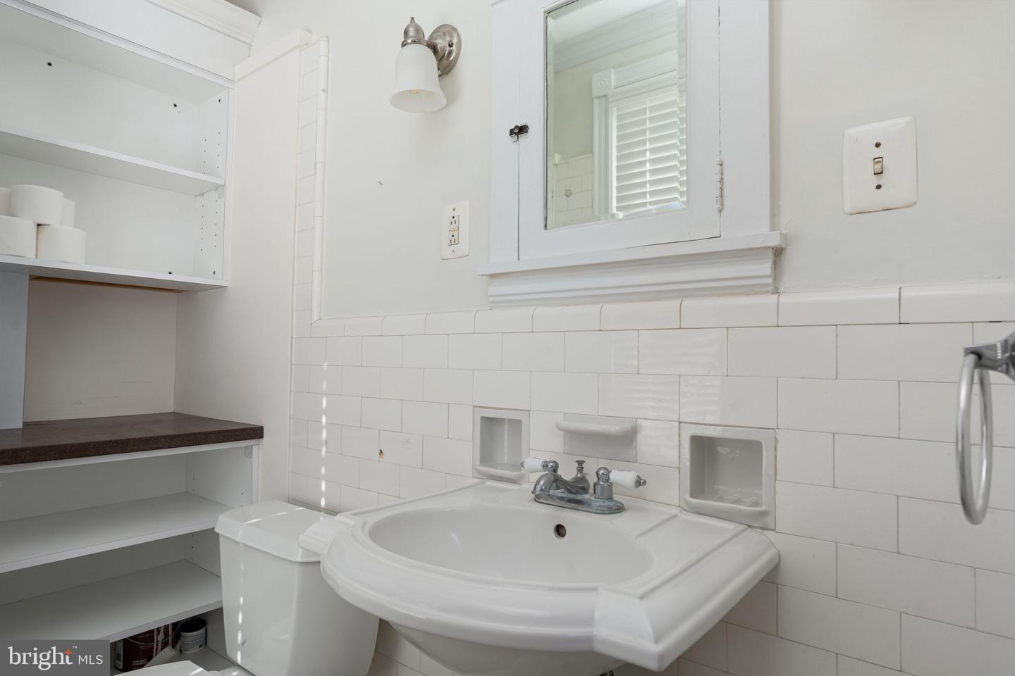 54 W State St #2 Property Photo 5