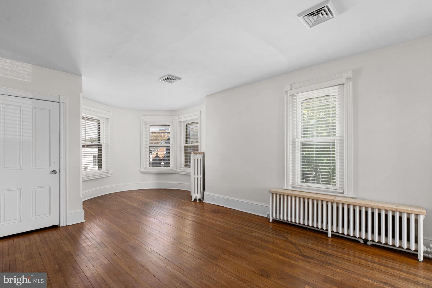 54 W State St #2 Property Photo 7