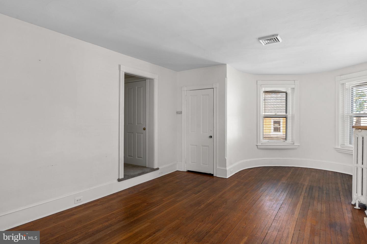 54 W State St #2 Property Photo 8