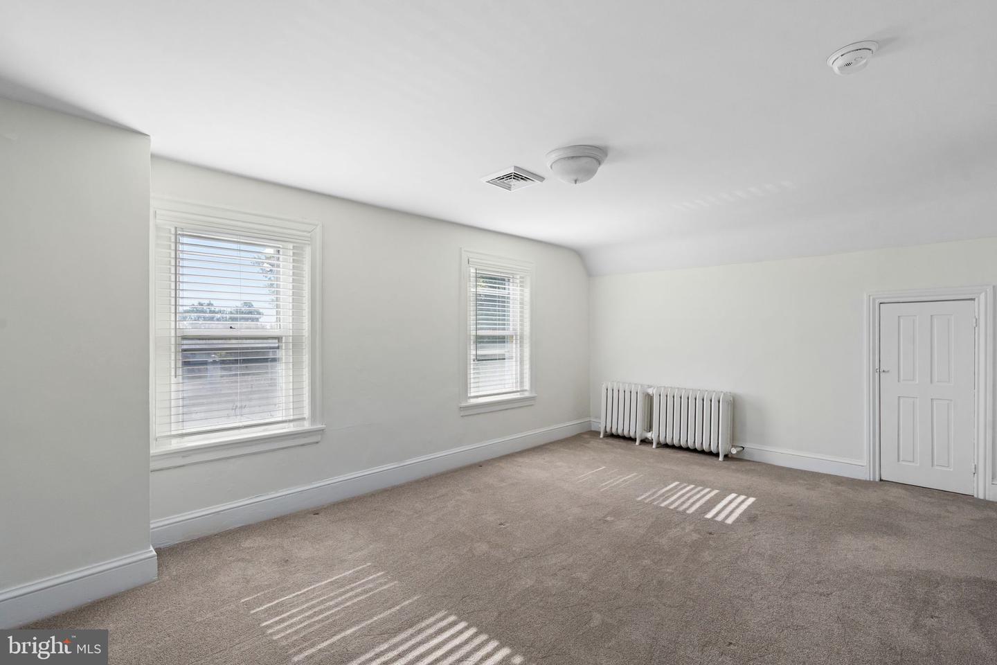 54 W State St #2 Property Photo 14