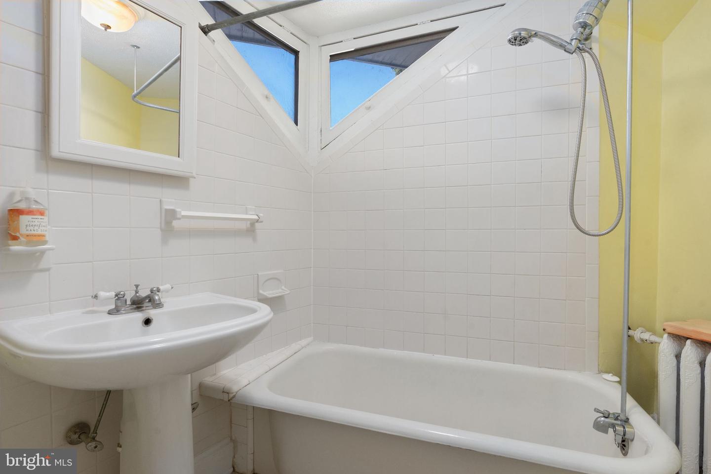54 W State St #2 Property Photo 15