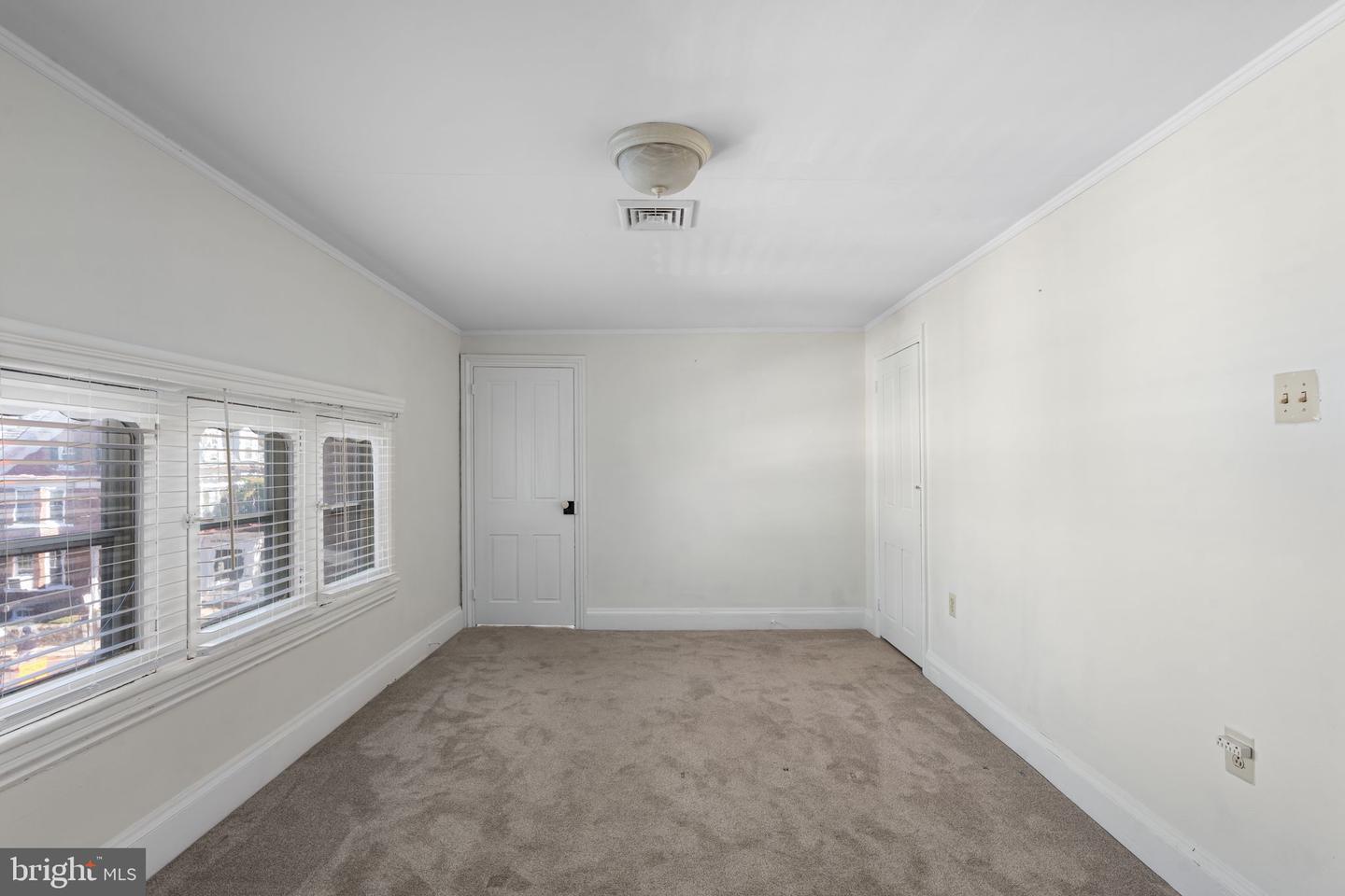54 W State St #2 Property Photo 16