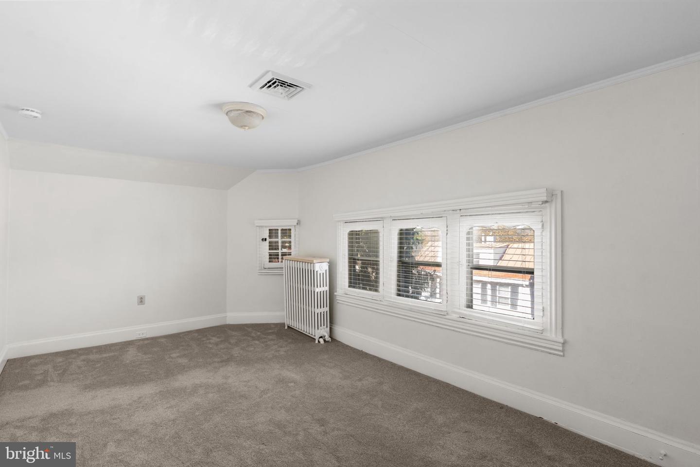 54 W State St #2 Property Photo 17