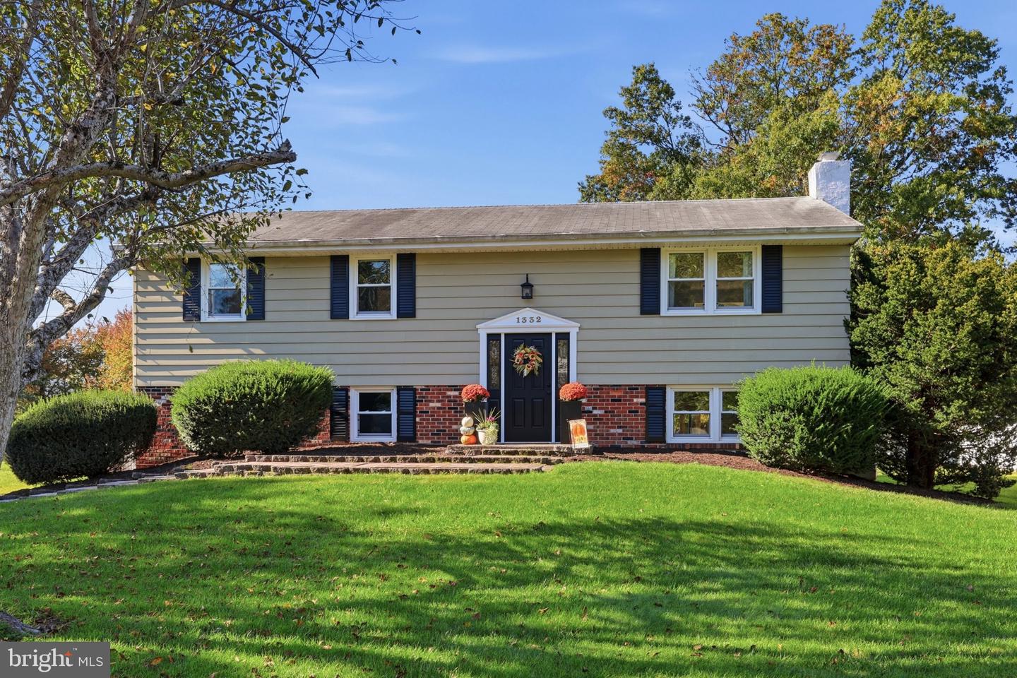 1332 MEADOW LN Property Photo 1