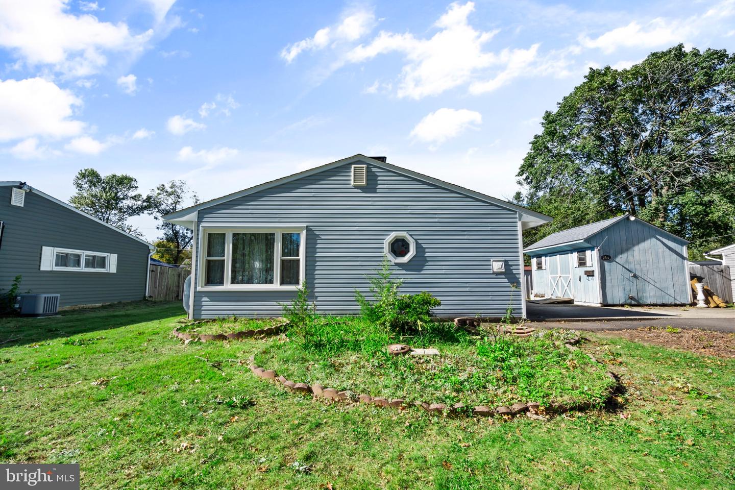 260 THORNRIDGE DR Property Photo 1